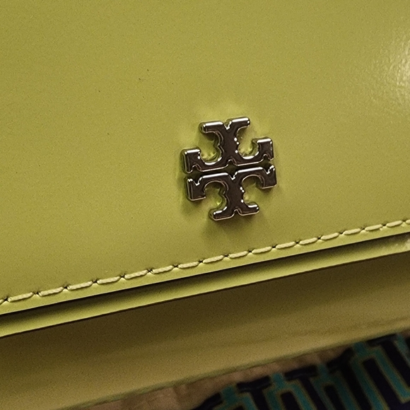 NWT Tory Burch Emerson Chain Wallet (Candy Lime) - Picture 4 of 13